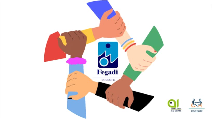 Varios brazos forman un círculo agarrándose unos a otros por encima de la muñeca. En el centro el logo de Fegadi.